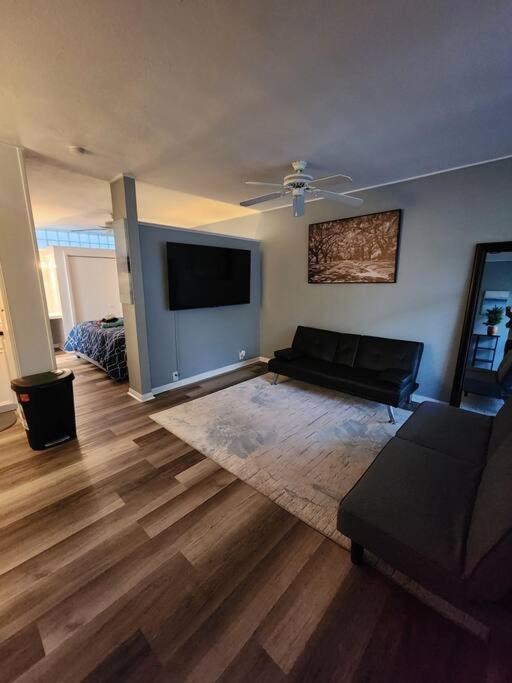 شقة Blue Shark *W7* @ Montrose 1Br Private King Loft هيوستن المظهر الخارجي الصورة