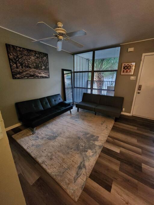 شقة Blue Shark *W7* @ Montrose 1Br Private King Loft هيوستن المظهر الخارجي الصورة